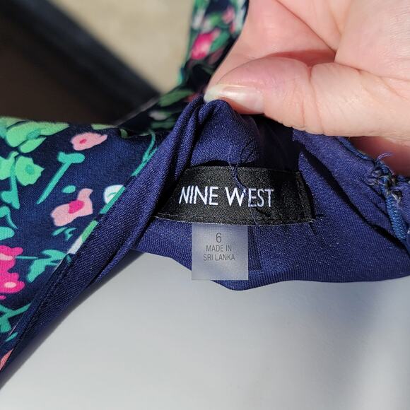 Nine West fit & flare double V neck sleeveless floral dress w-pockets size 6 - Picture 12 of 15